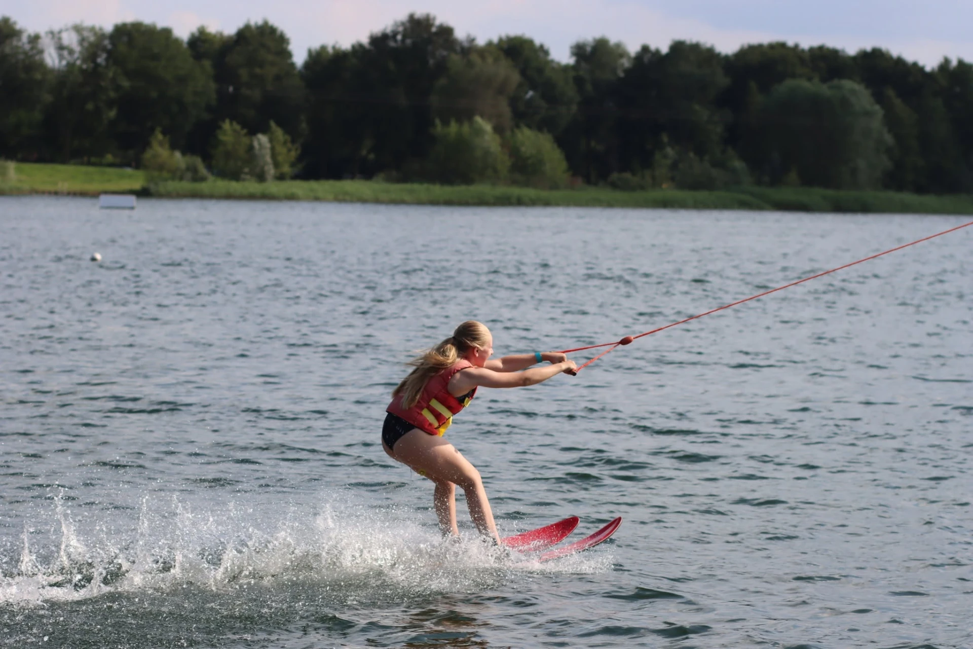 Waterskiën op de plas